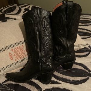 Black Dan Post western boots in good condition